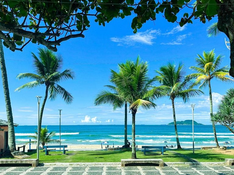 apto pé na areia praia do tombo frente ao mar bandeira azul