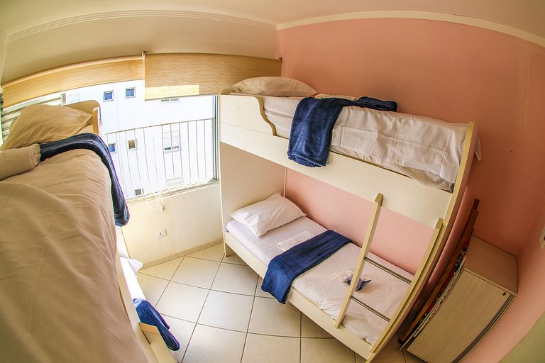 apartamento pé na areia da praia do tombo frente ao mar