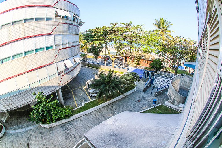 apartamento pé na areia da praia do tombo frente ao mar