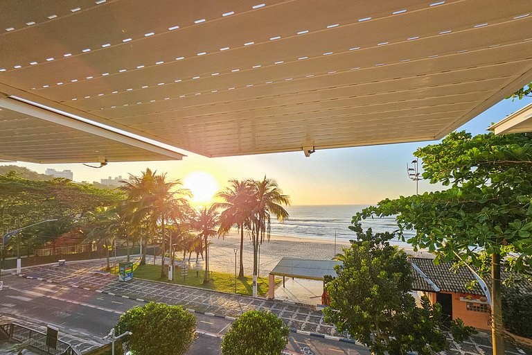 Apartamento pé na areia da praia do Tombo em Frente ao mar