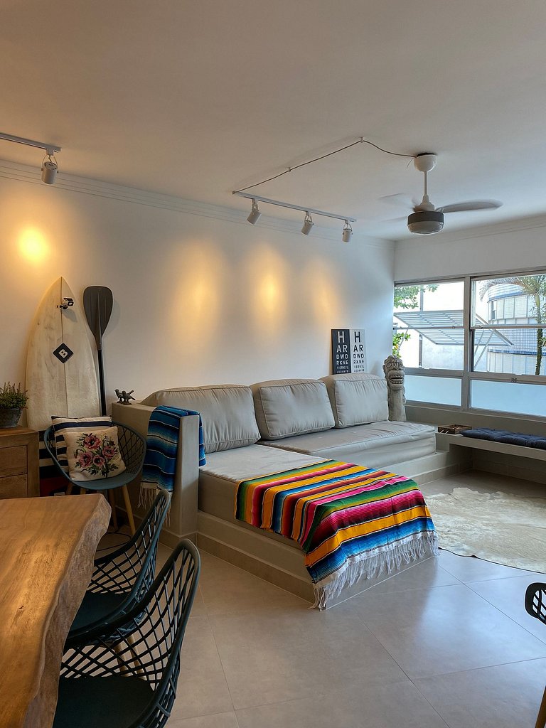 Apartamento pé na areia da praia do Tombo em Frente ao mar