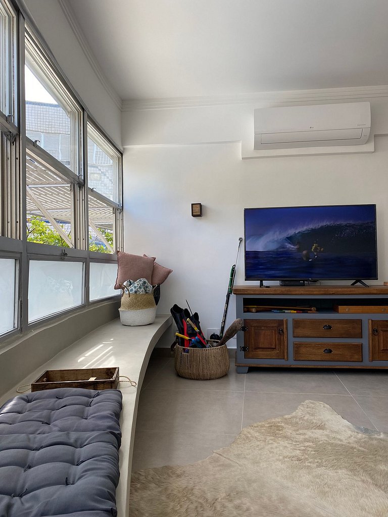 Apartamento pé na areia da praia do Tombo em Frente ao mar