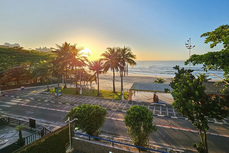 apto pé na areia praia do tombo frente ao mar bandeira azul