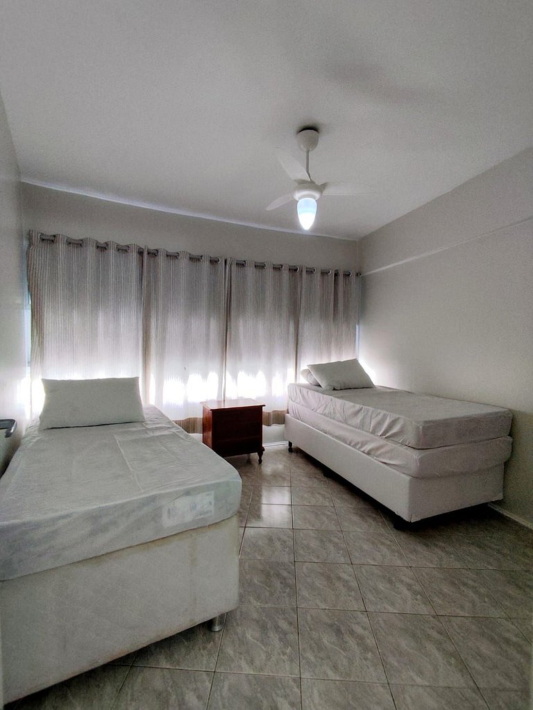 11A - Frente ao Mar, 2 QUARTOS, Sala e cozinha completa,1 ba