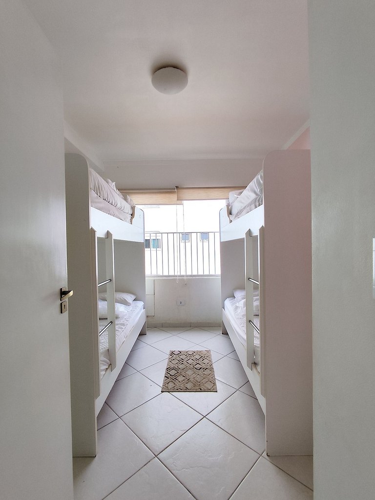 apartamento pé na areia da praia do tombo frente ao mar