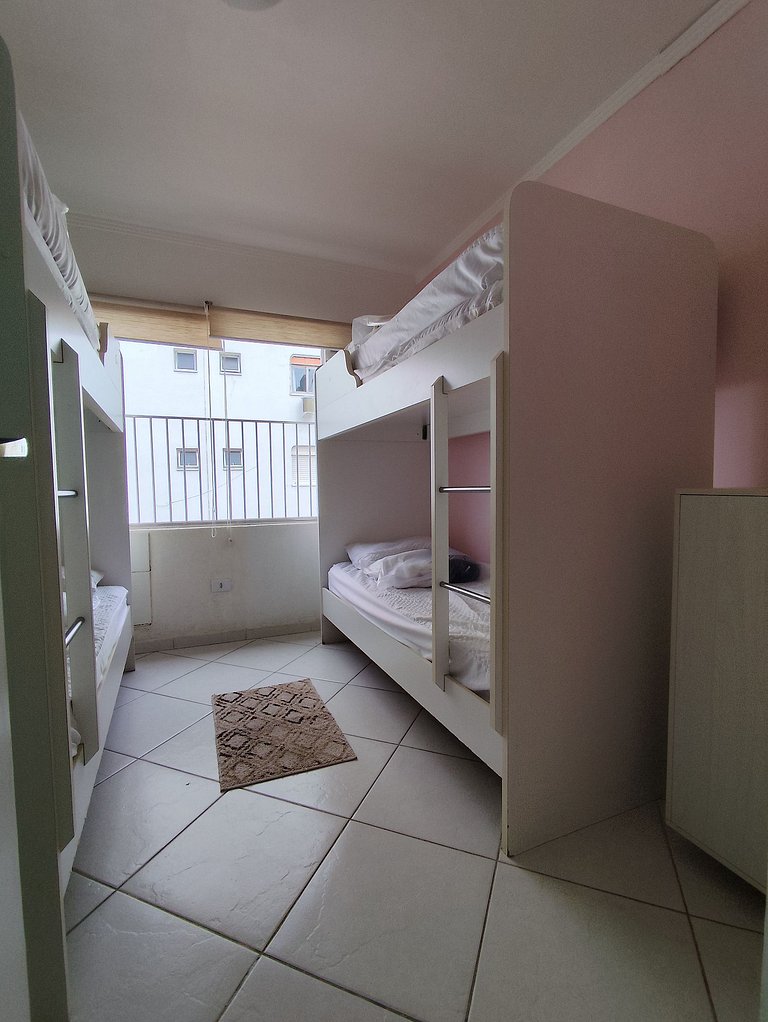 apartamento pé na areia da praia do tombo frente ao mar