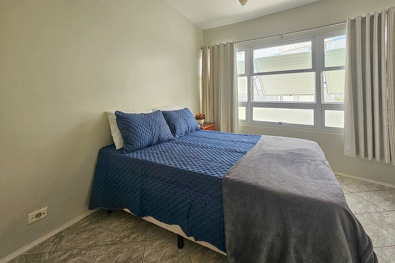 Apartamento pé na areia da praia do Tombo em Frente ao mar