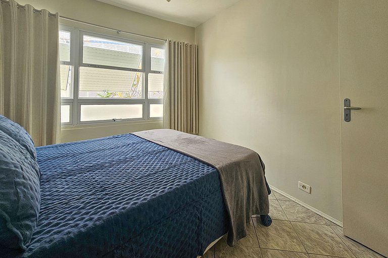 Apartamento pé na areia da praia do Tombo em Frente ao mar