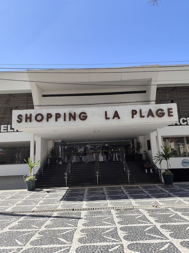 Apartamento pé na areia da praia do Tombo em Frente ao mar