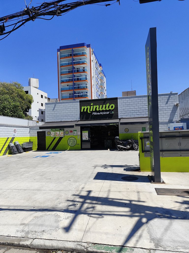 Apartamento pé na areia da praia do Tombo em Frente ao mar