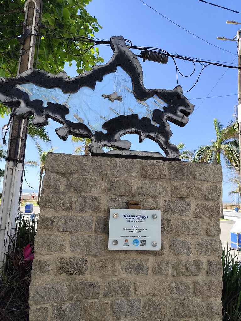 Apartamento pé na areia da praia do Tombo em Frente ao mar