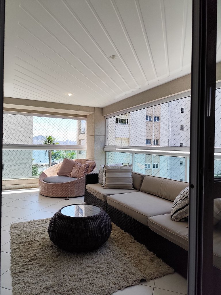 Apartamento pé na areia da praia das Astúrias Frente ao mar