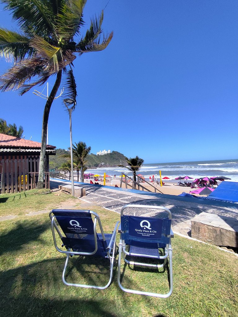 apartamento pé na areia da praia do tombo frente ao mar