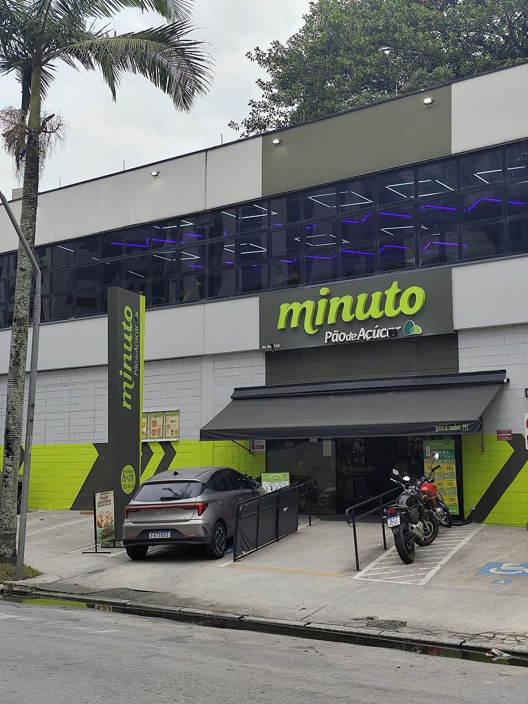 Apartamento pé na areia da praia do Tombo em Frente ao mar