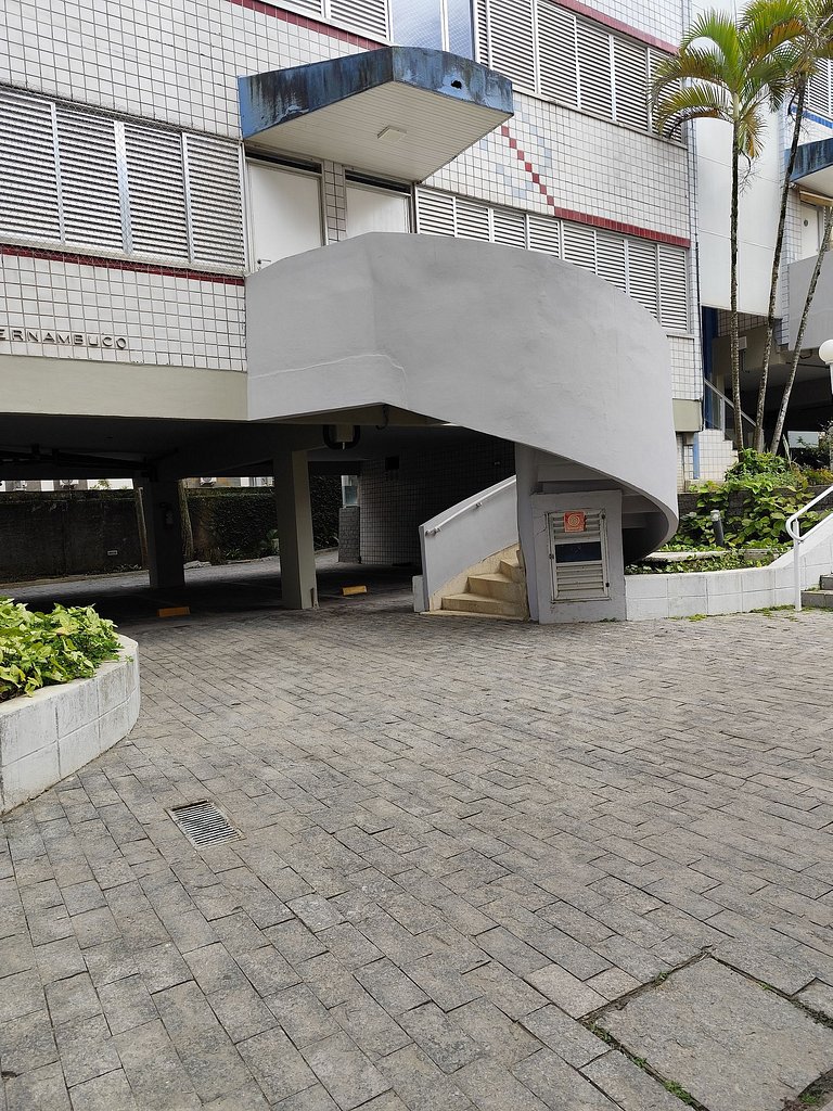 Apartamento pé na areia da praia do Tombo em Frente ao mar