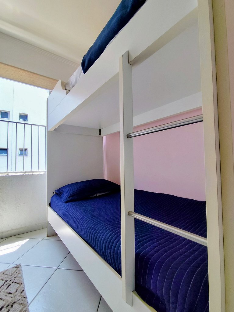 apartamento pé na areia da praia do tombo frente ao mar