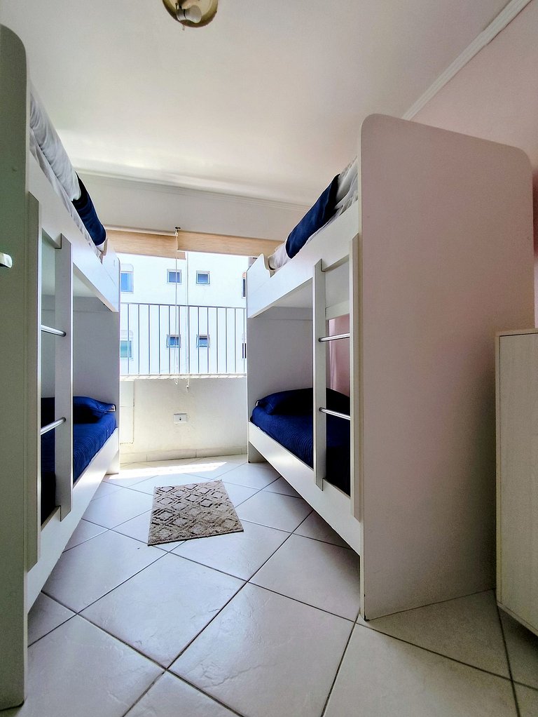 apartamento pé na areia da praia do tombo frente ao mar