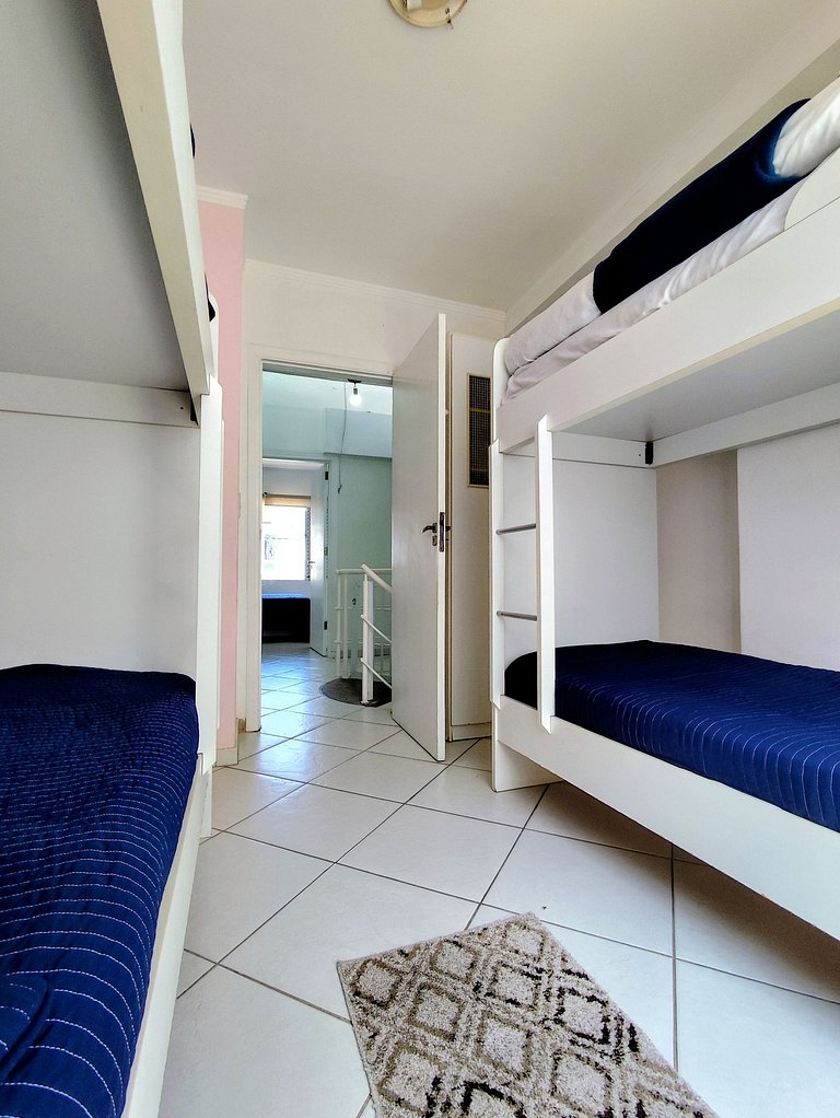 apartamento pé na areia da praia do tombo frente ao mar