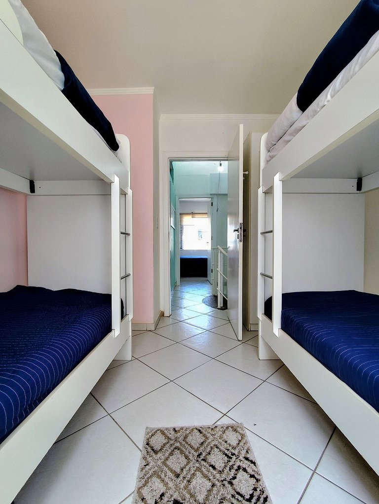 apartamento pé na areia da praia do tombo frente ao mar