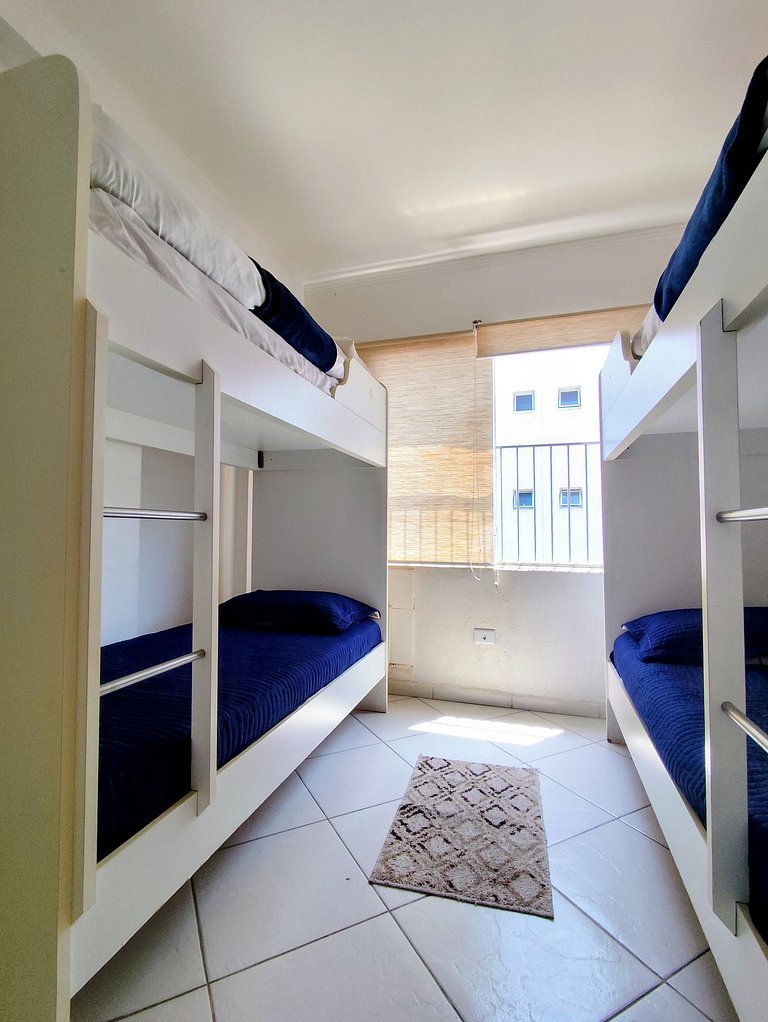 apartamento pé na areia da praia do tombo frente ao mar