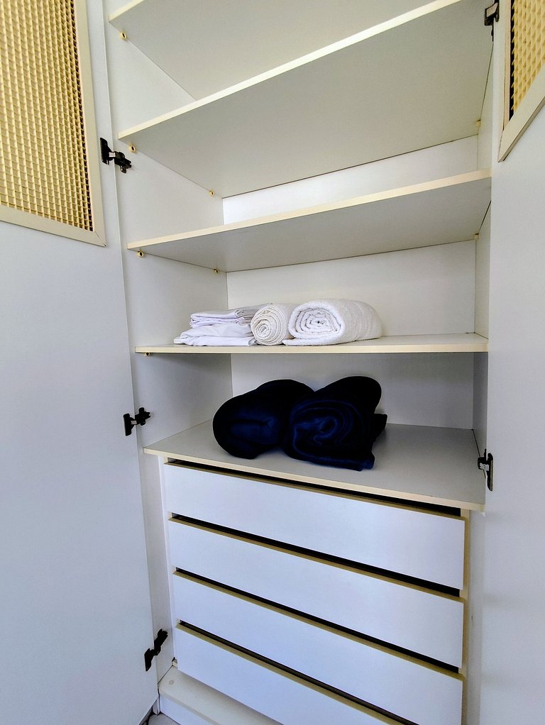 apartamento pé na areia da praia do tombo frente ao mar