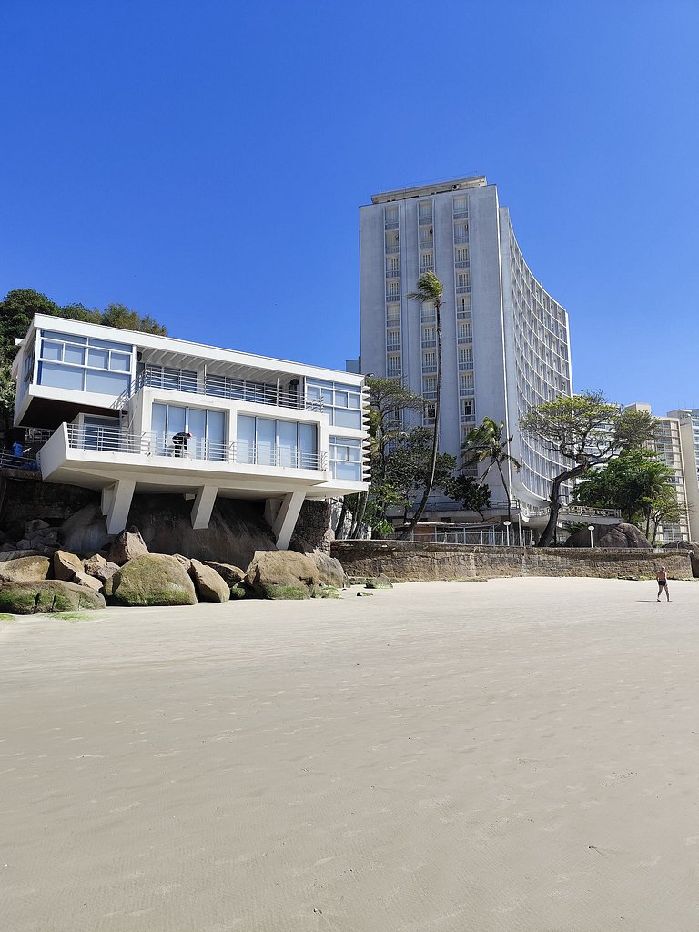 Apartamento pé na areia da praia das Astúrias Frente ao mar