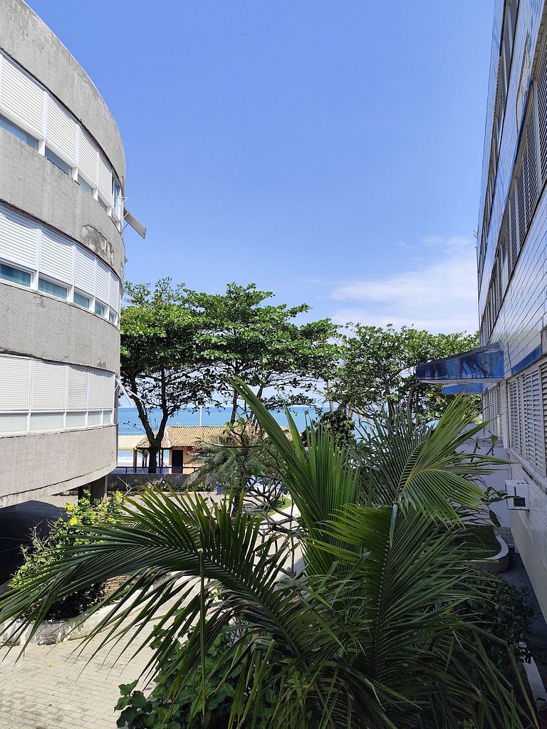 apto pé na areia praia do tombo frente ao mar bandeira azul