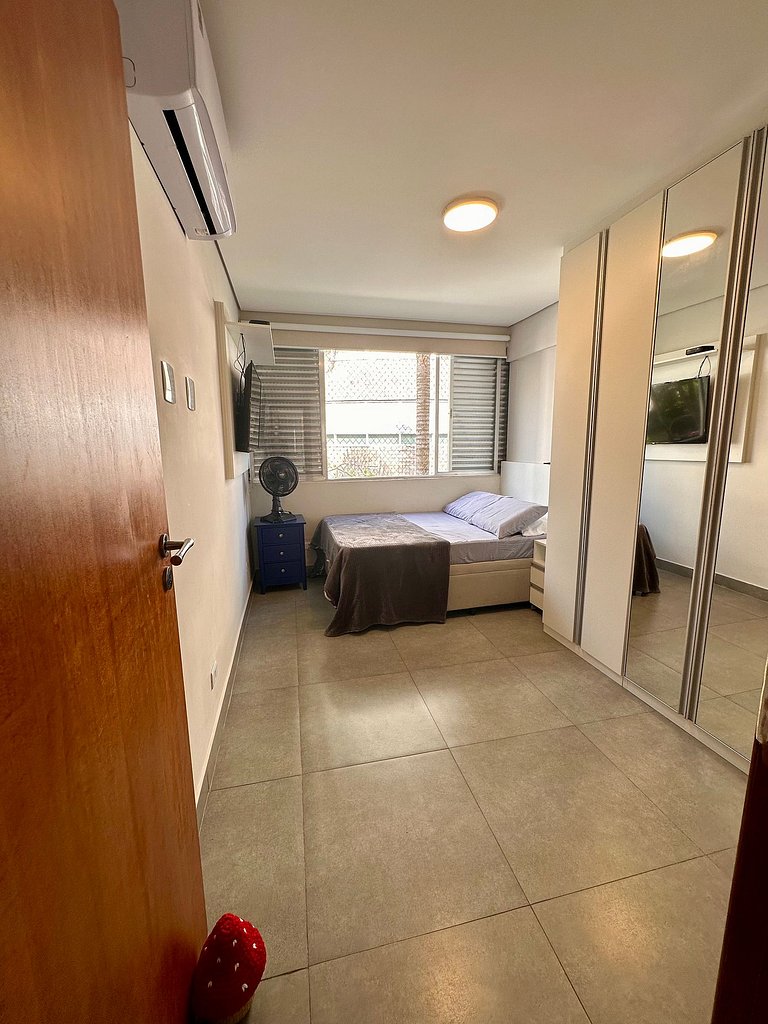 Apartamento pé na areia da praia do Tombo em Frente ao mar