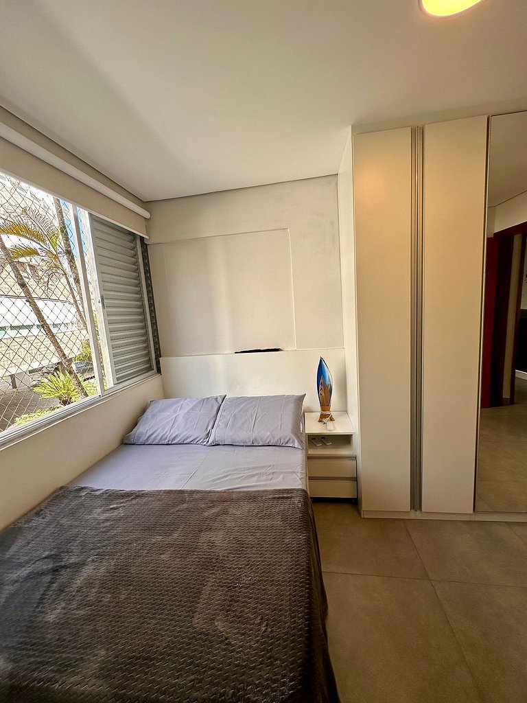 Apartamento pé na areia da praia do Tombo em Frente ao mar