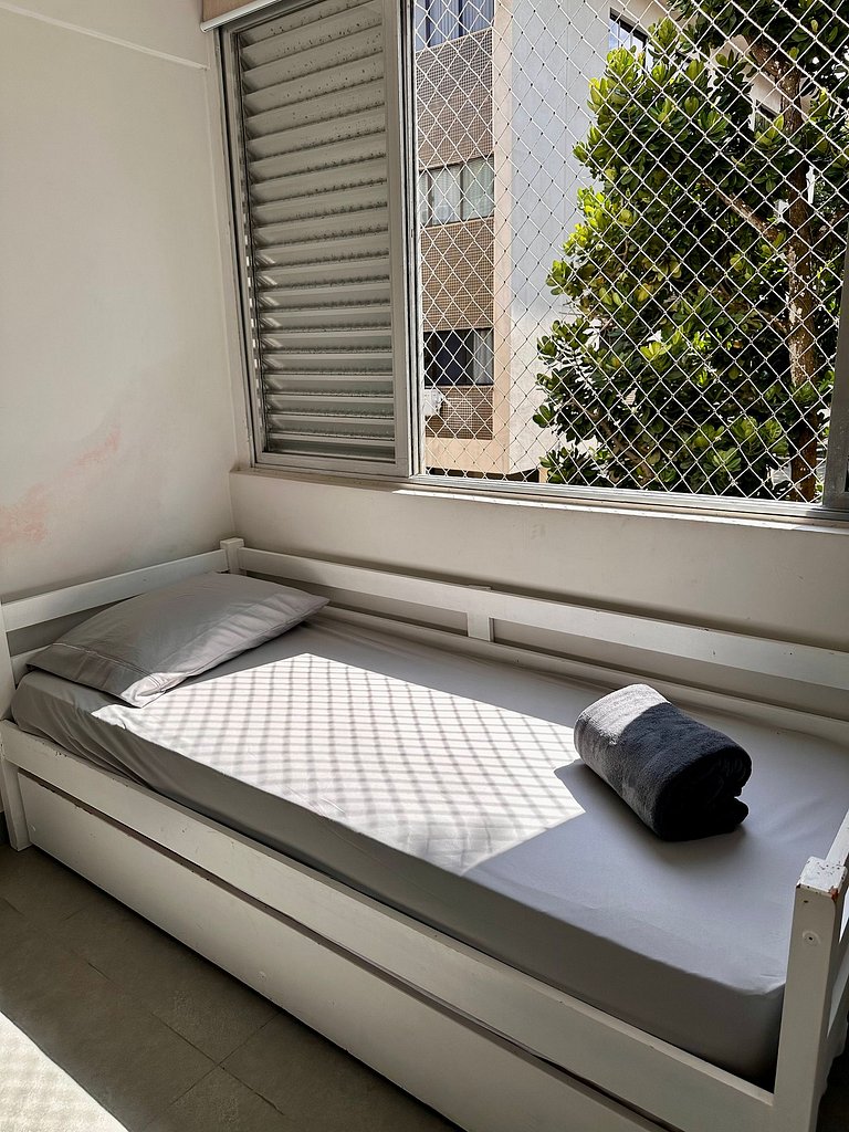 Apartamento pé na areia da praia do Tombo em Frente ao mar