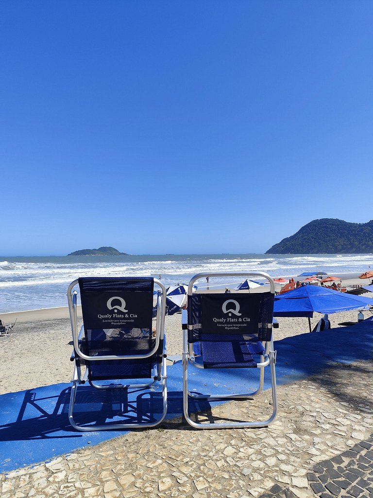 Apartamento pé na areia da praia do Tombo em Frente ao mar