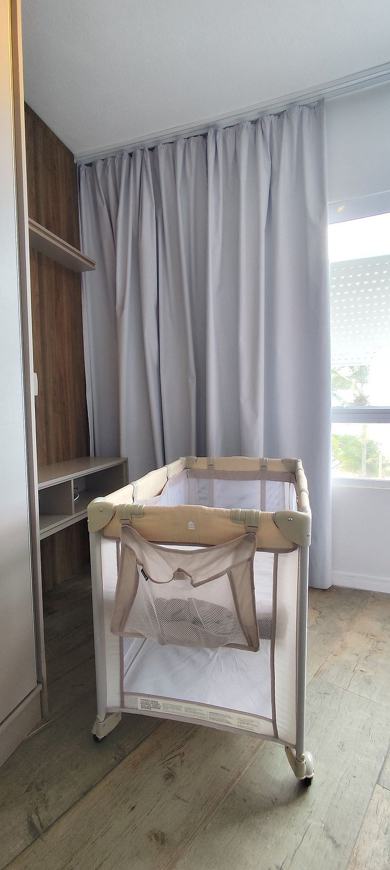 Apartamento pé na areia da praia do Tombo em Frente ao mar