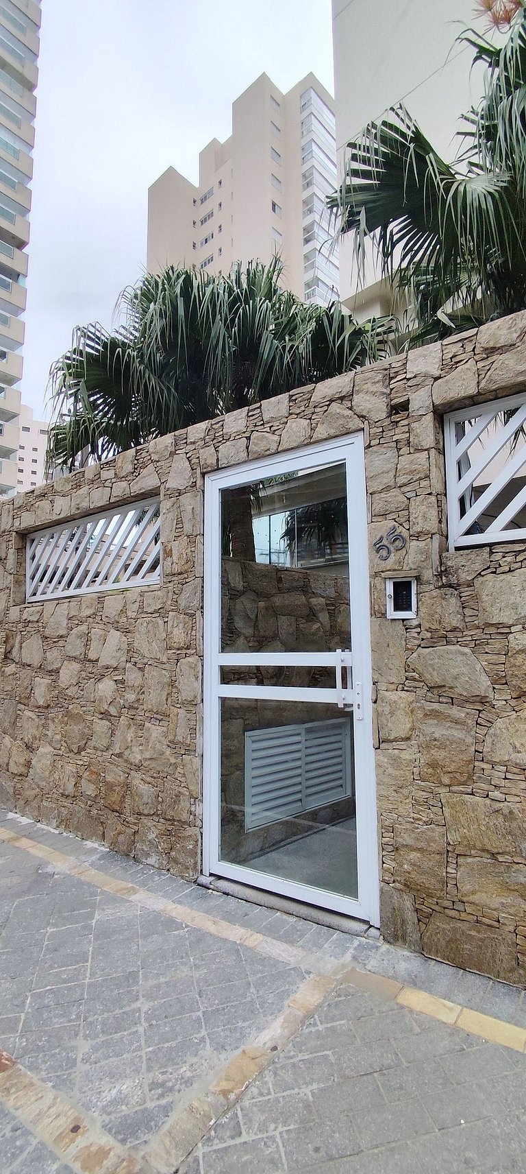 Apartamento pé na areia da praia das Astúrias Frente ao mar
