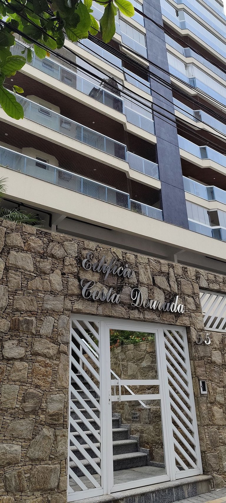 Apartamento pé na areia da praia das Astúrias Frente ao mar
