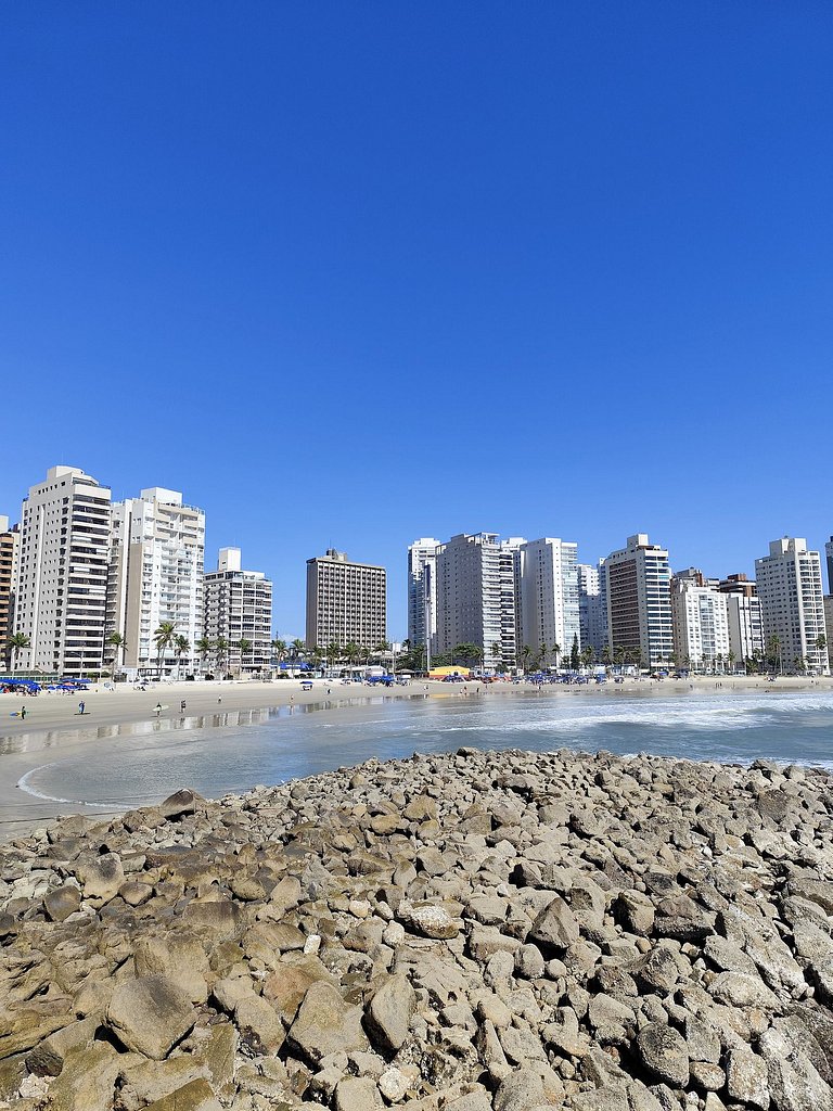 Apartamento pé na areia da praia das Astúrias Frente ao mar