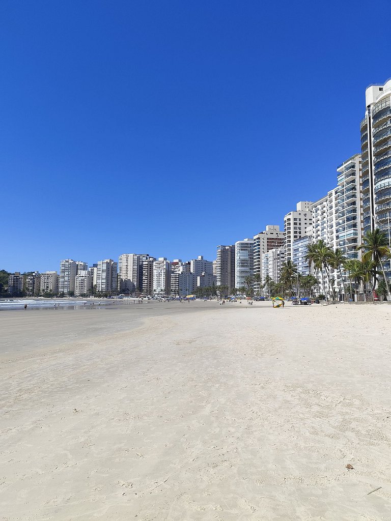 Apartamento pé na areia da praia das Astúrias Frente ao mar