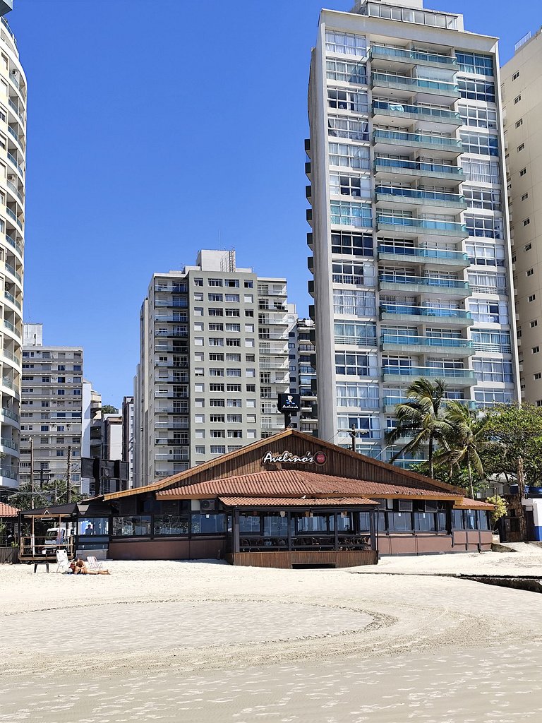 Apartamento pé na areia da praia das Astúrias Frente ao mar