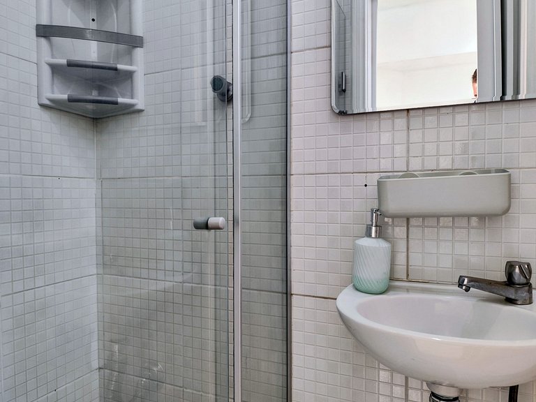 apartamento pé na areia da praia do tombo frente ao mar