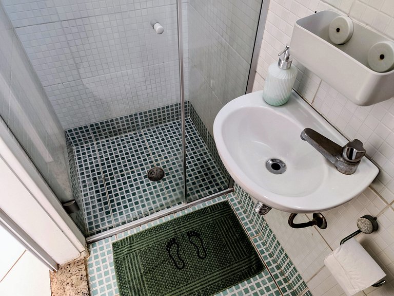 apartamento pé na areia da praia do tombo frente ao mar