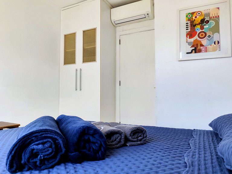 apartamento pé na areia da praia do tombo frente ao mar