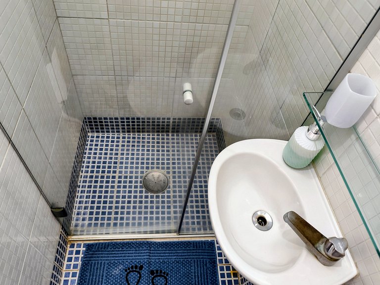 apartamento pé na areia da praia do tombo frente ao mar