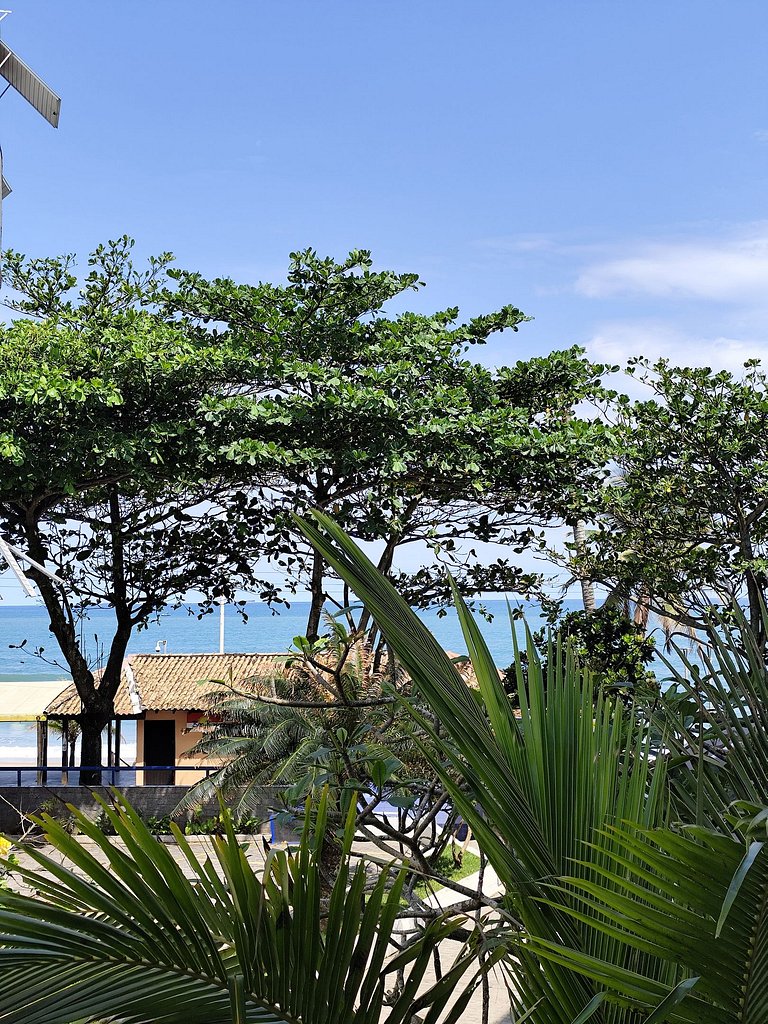 apto pé na areia praia do tombo frente ao mar bandeira azul