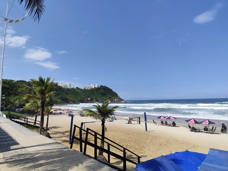 apto pé na areia praia do tombo frente ao mar bandeira azul