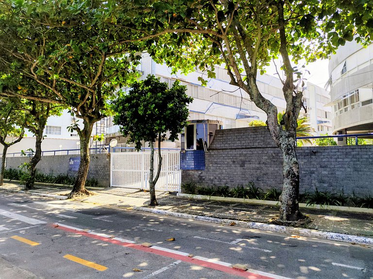 apartamento pé na areia da praia do tombo frente ao mar