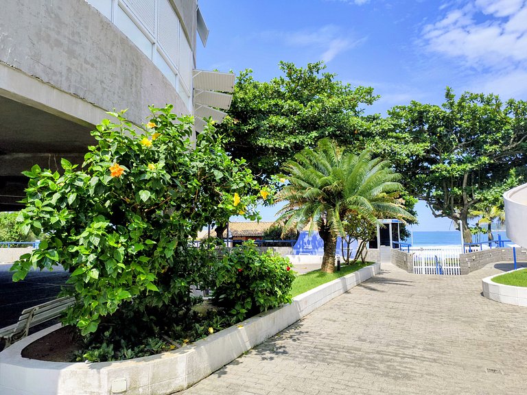 Apartamento pé na areia da praia do Tombo em Frente ao mar
