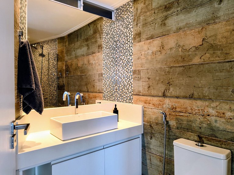 Apartamento pé na areia da praia do Tombo em Frente ao mar