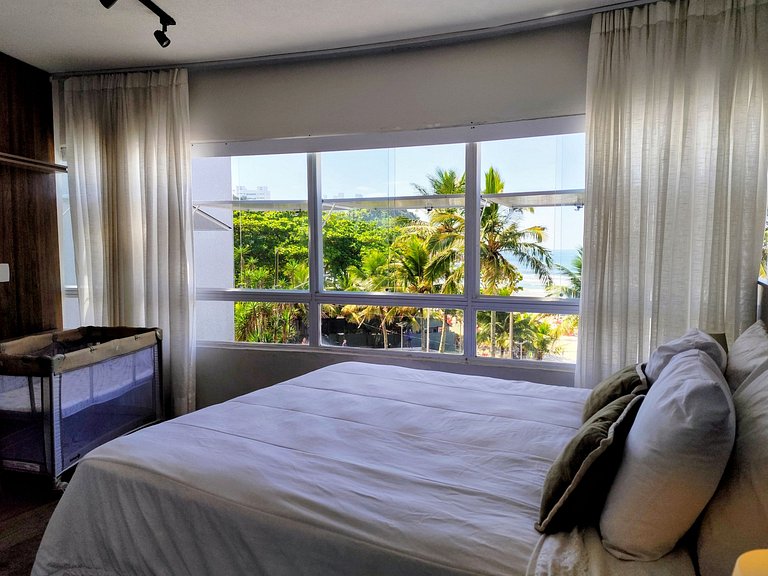 Apartamento pé na areia da praia do Tombo em Frente ao mar