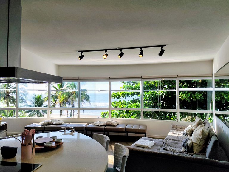 Apartamento pé na areia da praia do Tombo em Frente ao mar